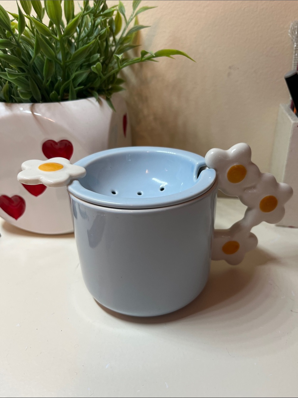 Sky blue Indigo daisy mug with tea strainer